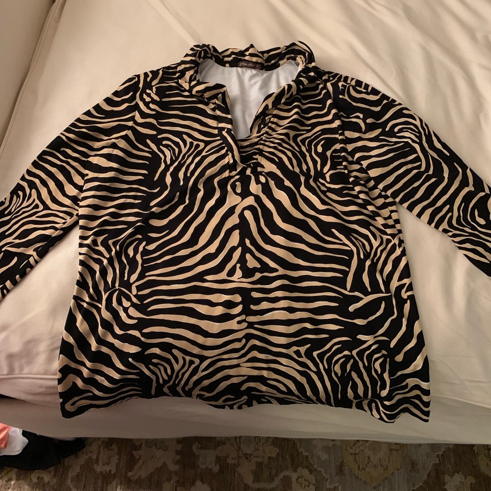 J.McLaughlin Blouse with ruffled collar